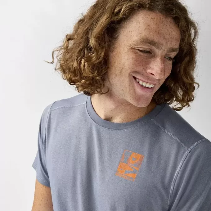 Brooks Distance Short Sleeve 3.0 Brooks Distance Short Sleeve 3.0