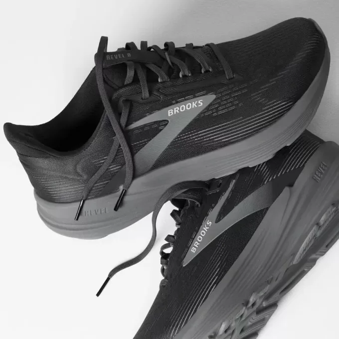 Brooks Revel 8