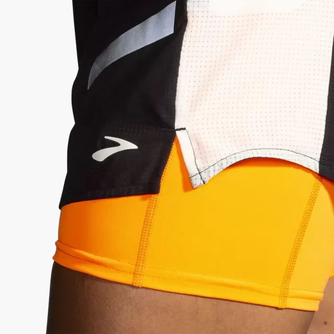Pantaloni scurți Brooks Run Visible 4″ 2-în-1 2.0 Pantaloni scurți Brooks Run Visible 4″ 2-în-1 2.0