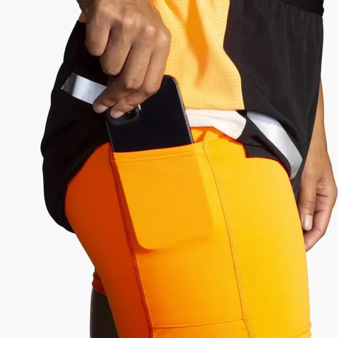Pantaloni scurți Brooks Run Visible 4″ 2-în-1 2.0 Pantaloni scurți Brooks Run Visible 4″ 2-în-1 2.0