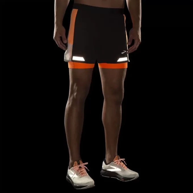 Pantaloni scurți Brooks Run Visible 5″ 2-în-1 2.0 Pantaloni scurți Brooks Run Visible 5″ 2-în-1 2.0